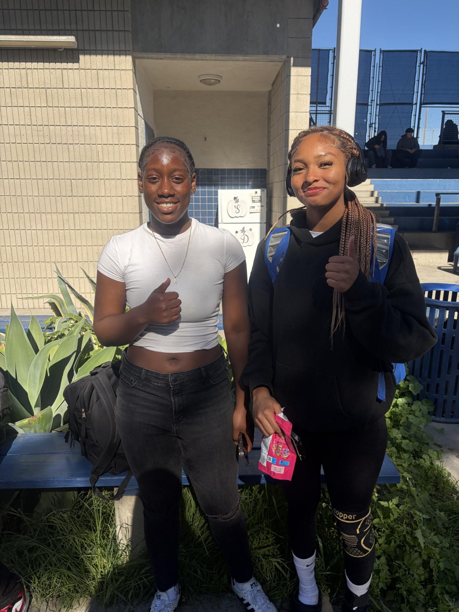 #4 Jewels Parker, Senior, Guard (Left)
#20 Seniaah Simms, Sophomore, Center